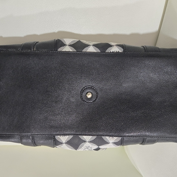 MCM BLACK AND GREY TOTE/HAND BAG-AUTHENTIC - Picture 11 of 16